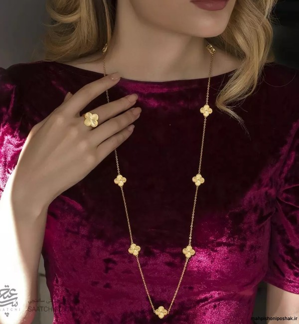 مدل گردنبند رو لباسی طلا