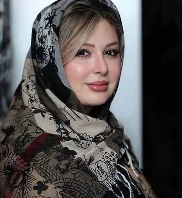 مدل مانتو نیوشا ضیغمی در اینستاگرام مدل مانتو نیوشا ضیغمی در اینستاگرام