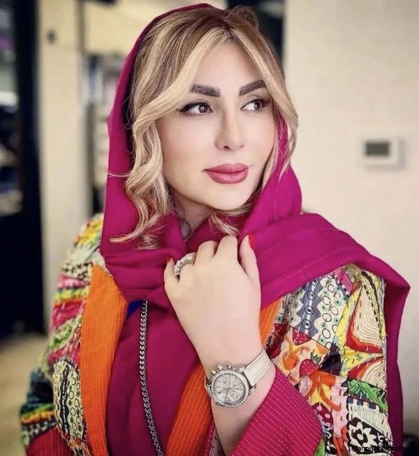 مدل مانتو نیوشا ضیغمی در اینستاگرام مدل مانتو نیوشا ضیغمی در اینستاگرام